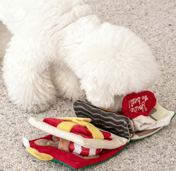 Nosework Interactive Sniffing Slow Feeding Dog, Cat & Rabbit Christmas Book, Cute Cloth Book Toy, Creative Food-Hiding Book: 5.91 x 5.91-in