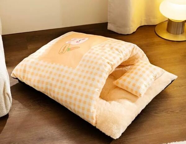 Self Warming Covered Dog & Cat Cave Bed